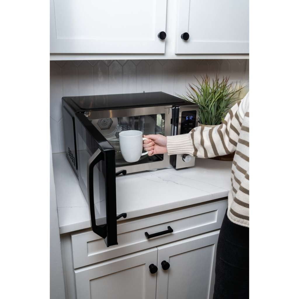 Magic Chef 1.0 Cu. Ft. 1,000W Countertop Microwave with Air Fryer, Convection & Grill, Stainless - view 11
