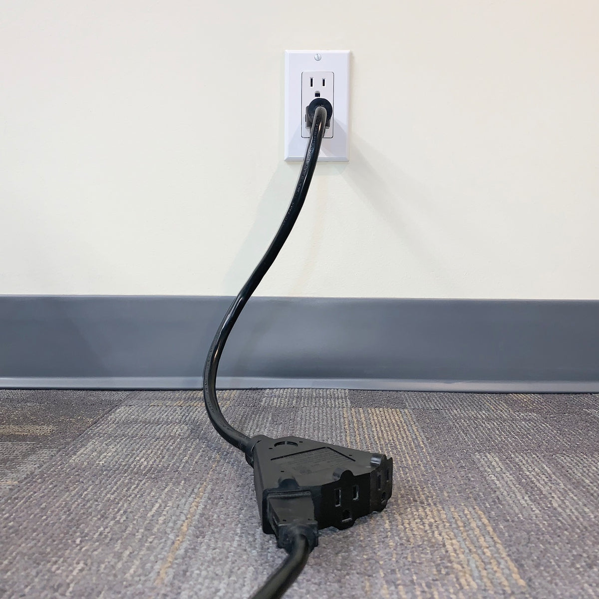 Stanley Power Block 2-Ft. 3-Outlet Heavy-Duty 12-Gauge Extension Cord, Black - view 7