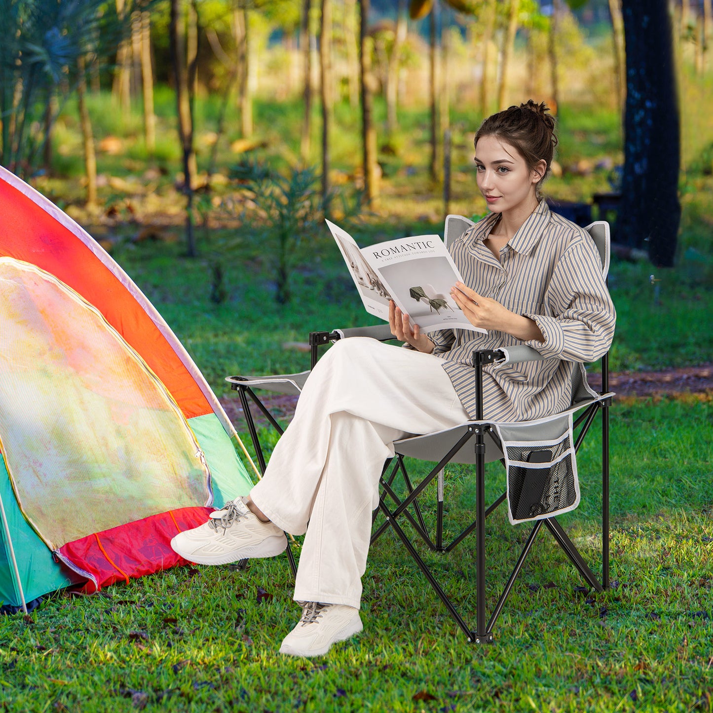 Oversized Camping Chair with Side Table and 2 Storage Pockets-Gray